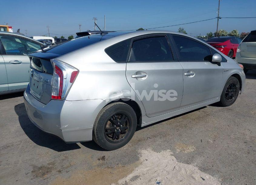 Photo 4 of 2014 Toyota Prius FOUR (VIN JTDKN3DU8E1808381)