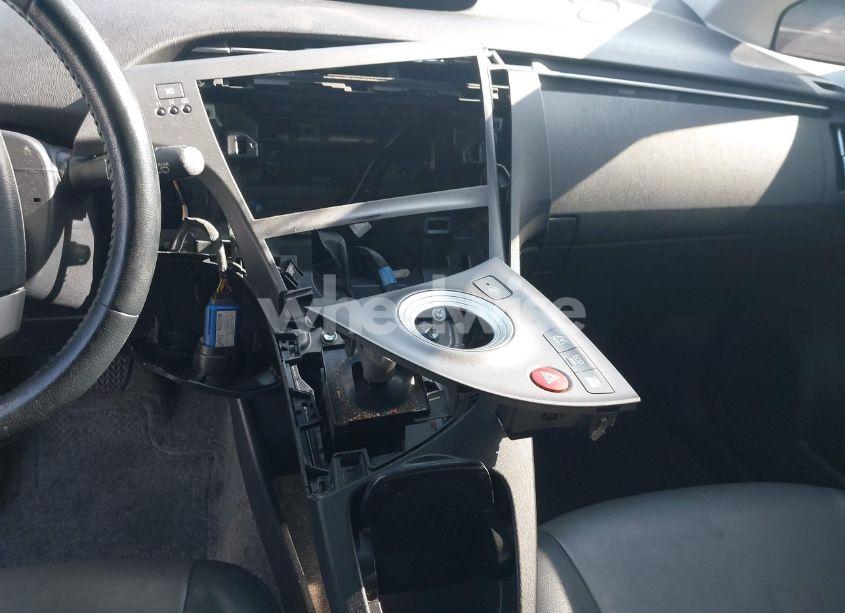 Photo 6 of 2014 Toyota Prius FOUR (VIN JTDKN3DU8E1808381)