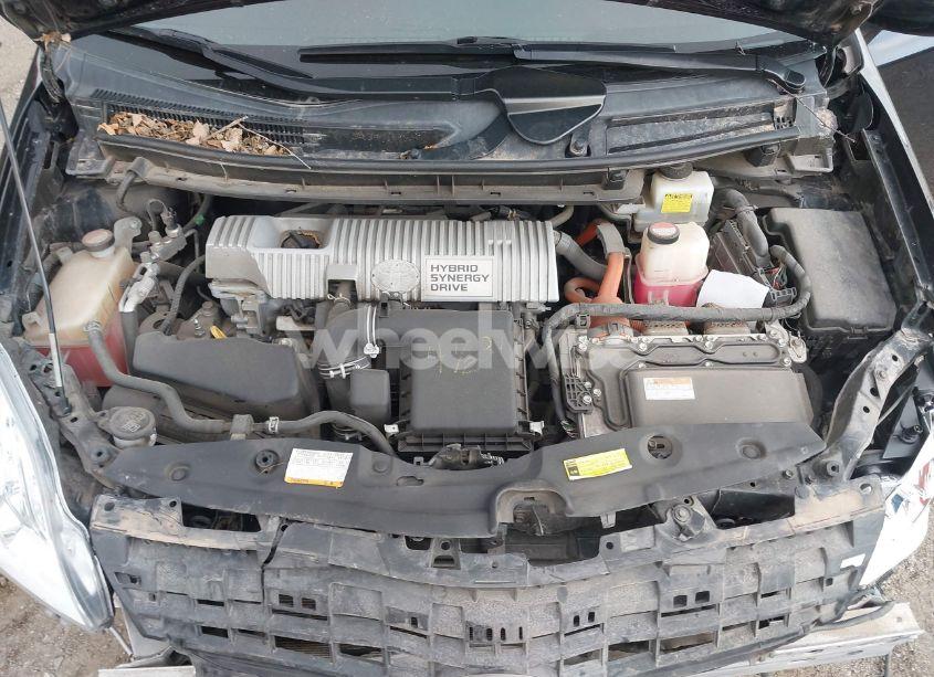 Photo 10 of 2015 Toyota Prius TWO (VIN JTDKN3DU8F0430408)