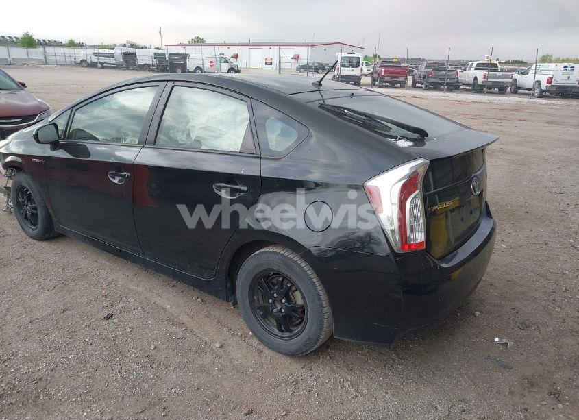 Photo 3 of 2015 Toyota Prius TWO (VIN JTDKN3DU8F0430408)