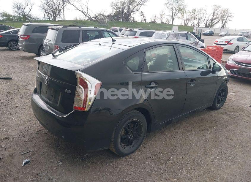 Photo 4 of 2015 Toyota Prius TWO (VIN JTDKN3DU8F0430408)