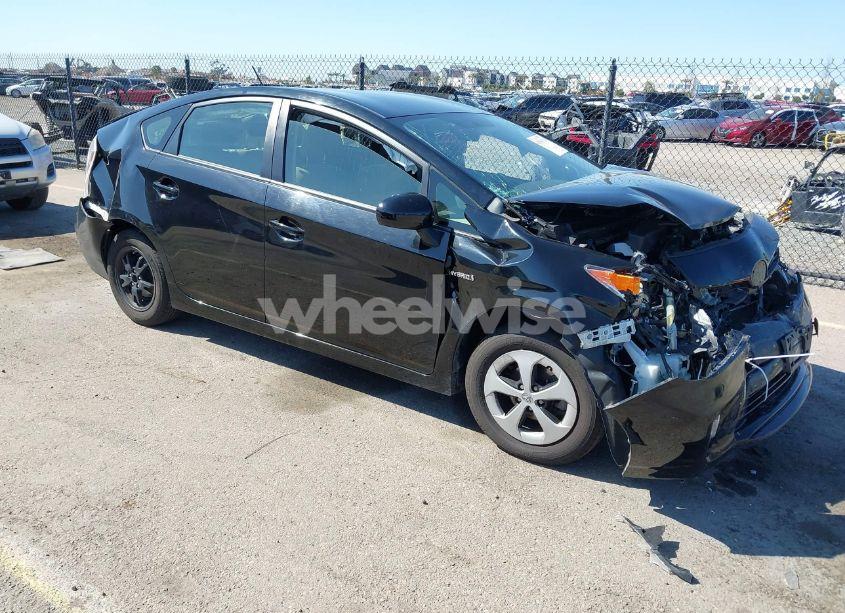 2015 Toyota Prius TWO (VIN JTDKN3DU8F0438461) main photo