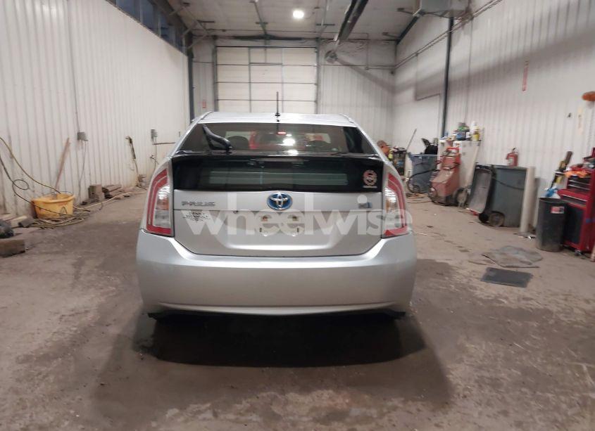 Photo 17 of 2015 Toyota Prius TWO (VIN JTDKN3DU8F1895586)