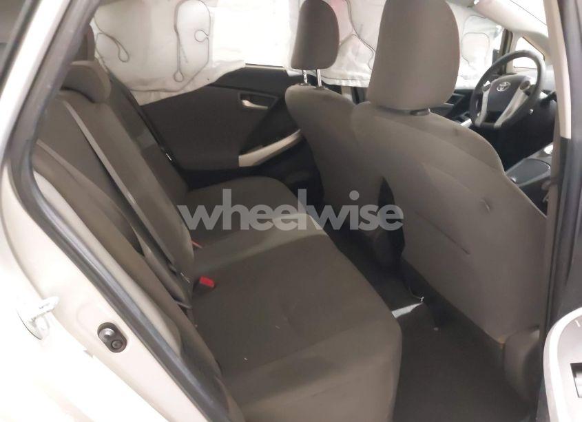 Photo 8 of 2015 Toyota Prius TWO (VIN JTDKN3DU8F1895586)