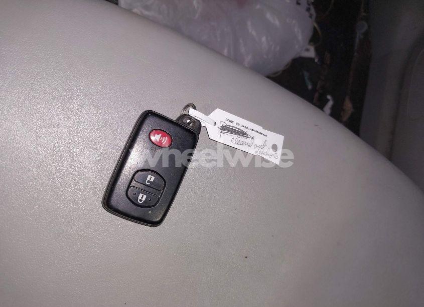 Photo 11 of 2015 Toyota Prius FIVE (VIN JTDKN3DU8F1904156)