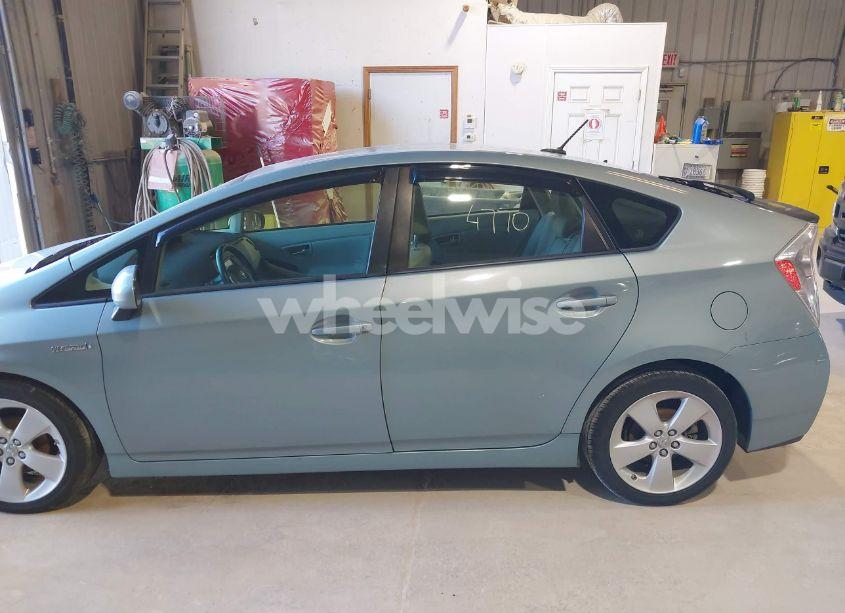 Photo 15 of 2015 Toyota Prius FIVE (VIN JTDKN3DU8F1904156)