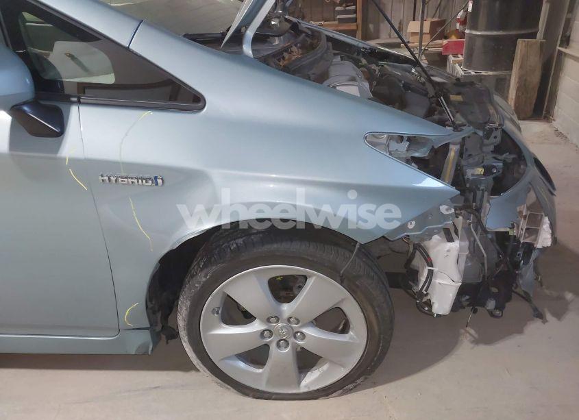 Photo 18 of 2015 Toyota Prius FIVE (VIN JTDKN3DU8F1904156)