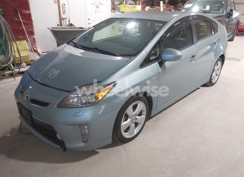 Photo 2 of 2015 Toyota Prius FIVE (VIN JTDKN3DU8F1904156)