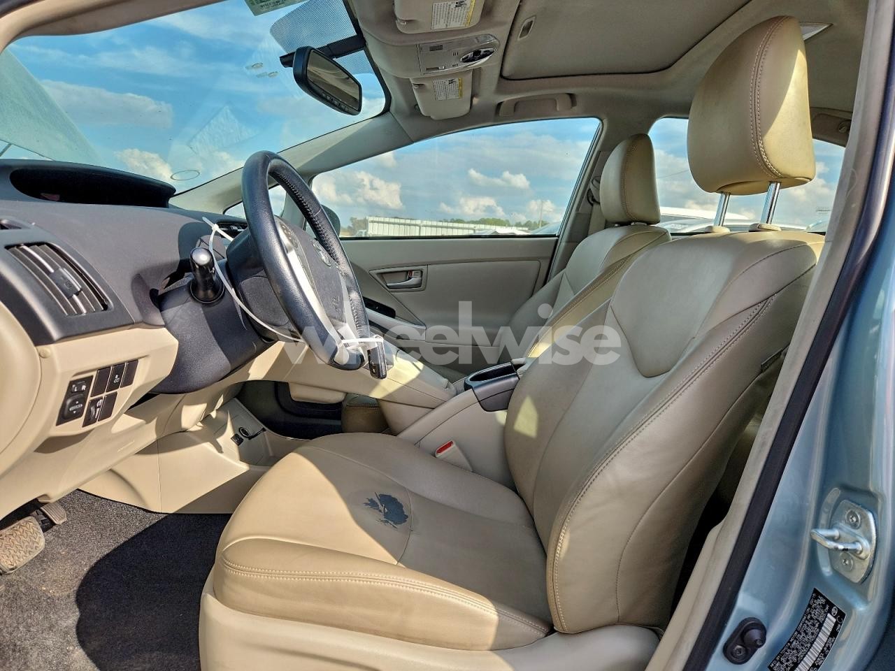 Photo 7 of 2015 TOYOTA PRIUS (VIN JTDKN3DU8F1930336)