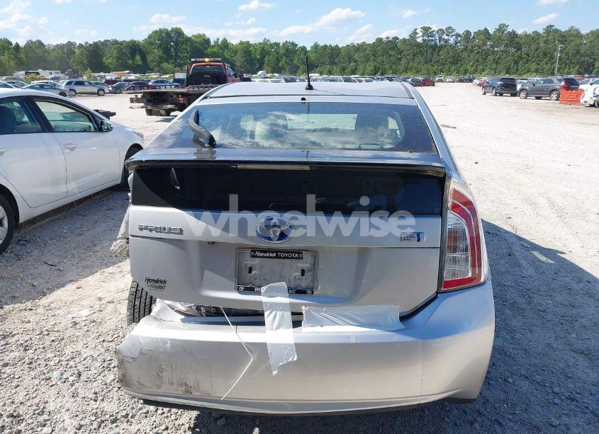 Photo 16 of 2015 Toyota Prius FIVE/FOUR/PERSONA SERIES SPECIAL EDITION/THREE/TWO (VIN JTDKN3DU8F1971128)