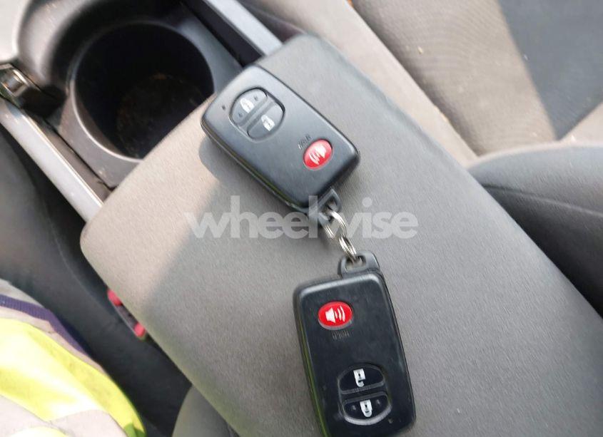 Photo 11 of 2010 Toyota Prius III (VIN JTDKN3DU9A0014389)