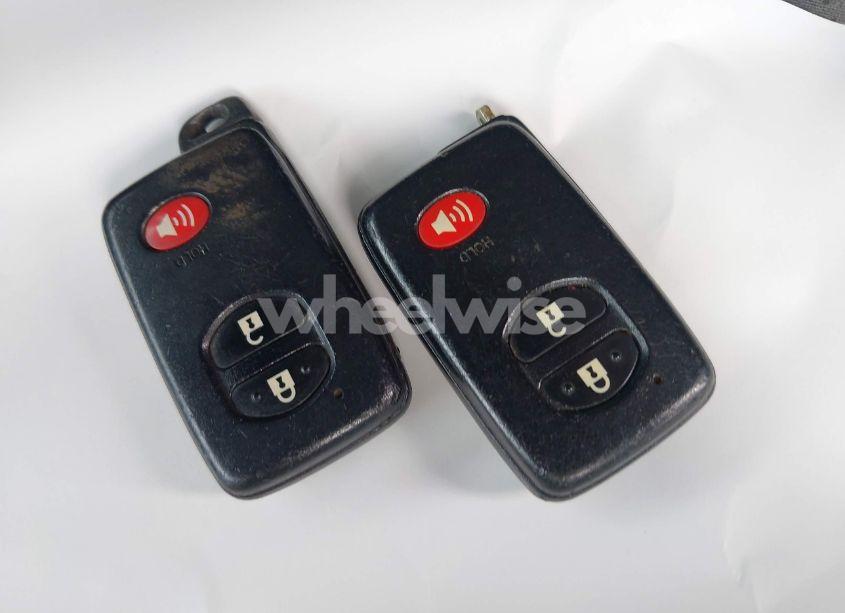 Photo 11 of 2010 Toyota Prius III (VIN JTDKN3DU9A0025327)