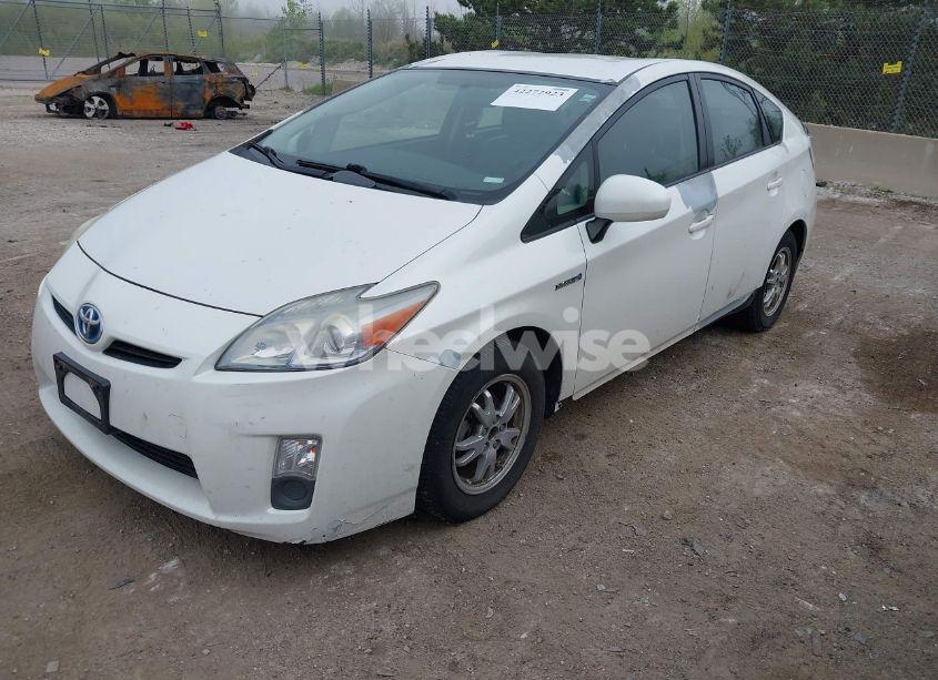 Photo 2 of 2010 Toyota Prius III (VIN JTDKN3DU9A0025327)