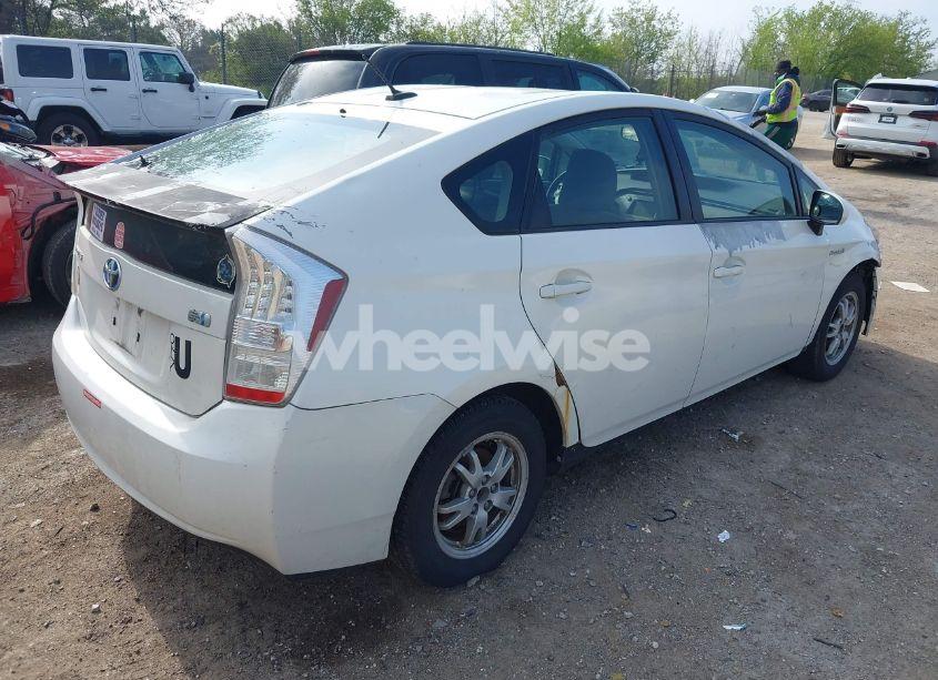 Photo 4 of 2010 Toyota Prius III (VIN JTDKN3DU9A0025327)