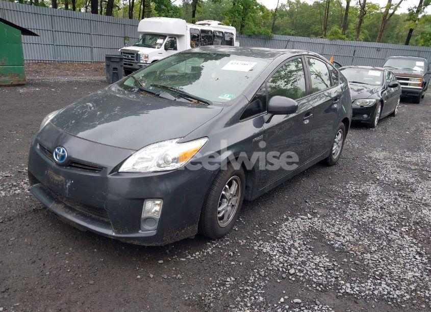 Photo 2 of 2010 Toyota Prius II (VIN JTDKN3DU9A0141787)