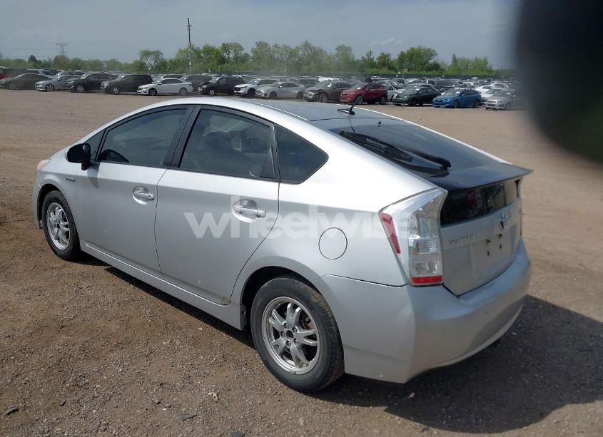 Photo 3 of 2010 Toyota Prius II (VIN JTDKN3DU9A0192142)