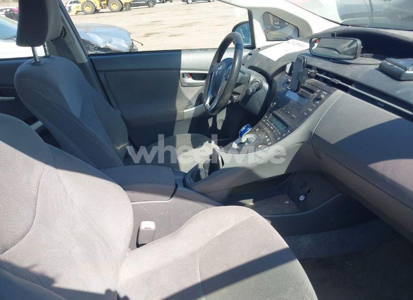 Photo 5 of 2010 Toyota Prius III (VIN JTDKN3DU9A5176655)