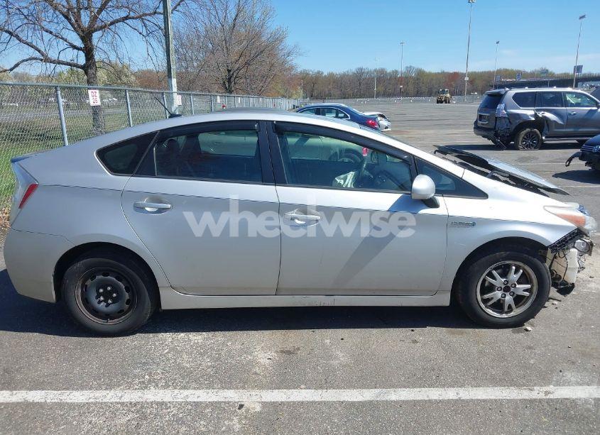 Photo 13 of 2011 Toyota Prius THREE (VIN JTDKN3DU9B0249862)