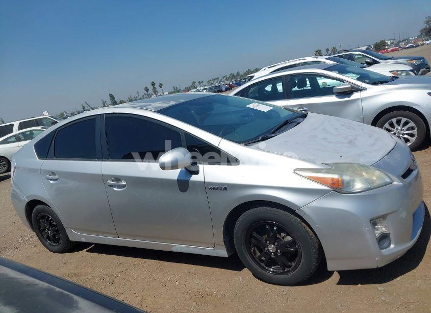 Photo 13 of 2011 Toyota Prius THREE (VIN JTDKN3DU9B5324532)