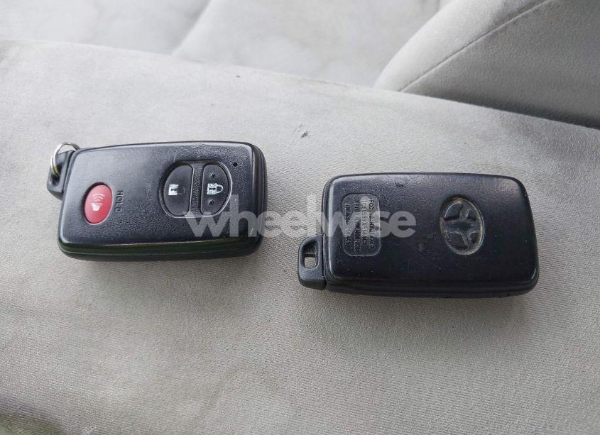 Photo 11 of 2013 Toyota Prius FIVE/FOUR/THREE/THREE SE/TWO (VIN JTDKN3DU9D1619009)