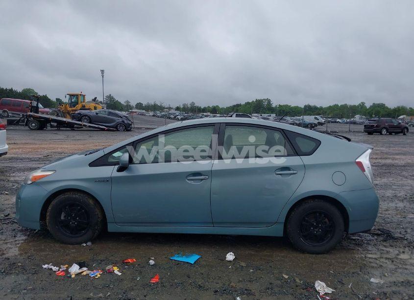 Photo 14 of 2013 Toyota Prius FIVE/FOUR/THREE/THREE SE/TWO (VIN JTDKN3DU9D1619009)