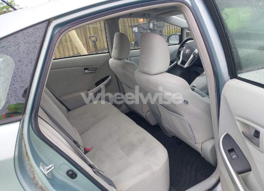 Photo 8 of 2013 Toyota Prius FIVE/FOUR/THREE/THREE SE/TWO (VIN JTDKN3DU9D1619009)