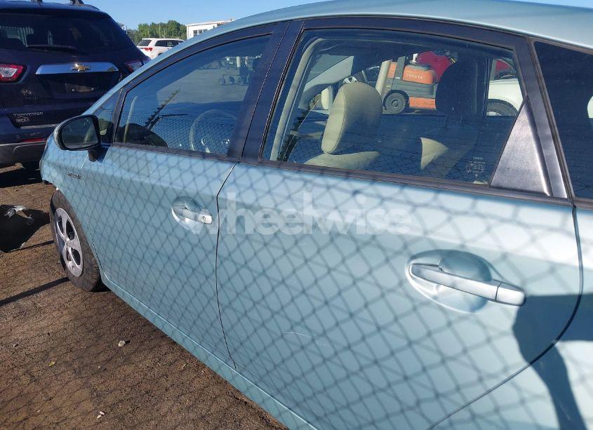 Photo 14 of 2013 Toyota Prius FIVE/FOUR/THREE/THREE SE/TWO (VIN JTDKN3DU9D1628244)