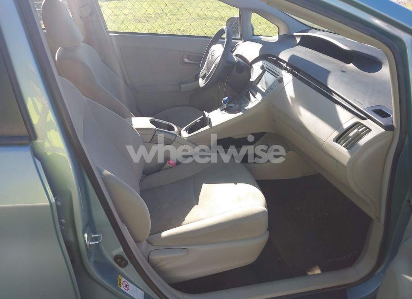 Photo 5 of 2013 Toyota Prius FIVE/FOUR/THREE/THREE SE/TWO (VIN JTDKN3DU9D1628244)