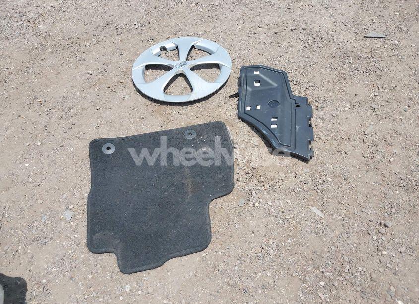 Photo 12 of 2013 Toyota Prius THREE (VIN JTDKN3DU9D1641902)