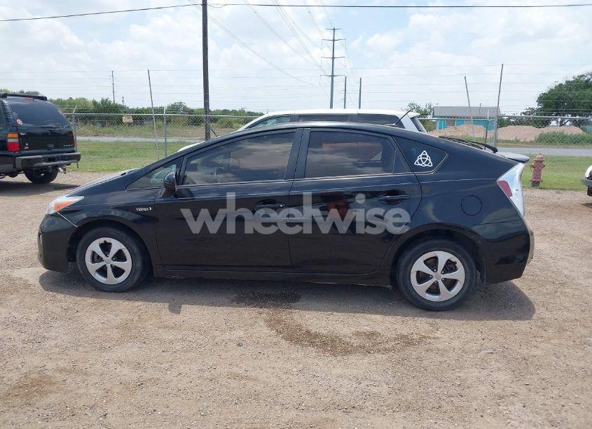 Photo 15 of 2013 Toyota Prius THREE (VIN JTDKN3DU9D1641902)