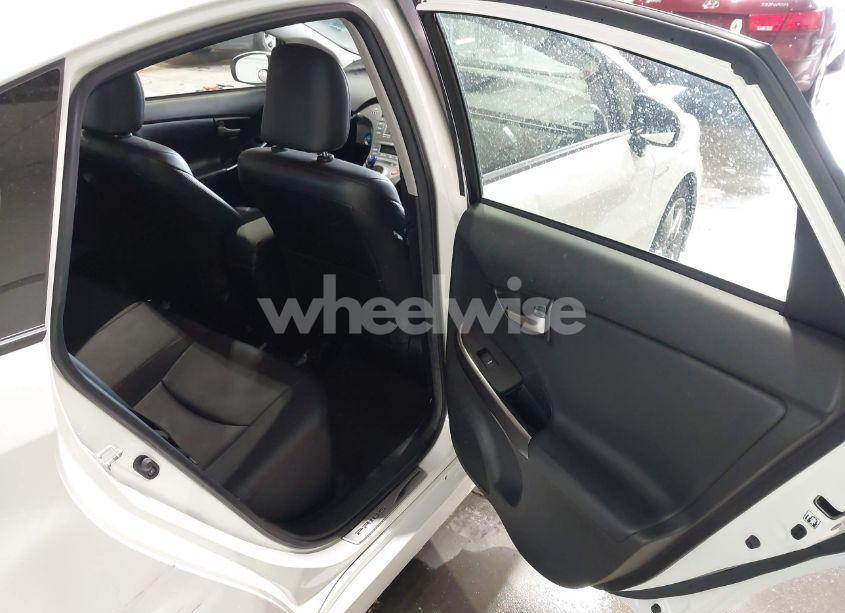 Photo 8 of 2013 Toyota Prius THREE SE (VIN JTDKN3DU9D5579992)