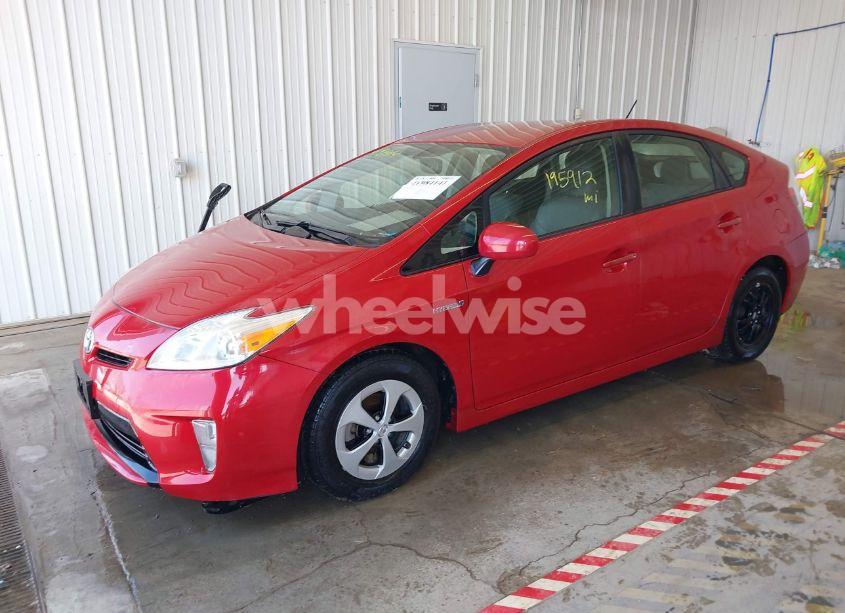 Photo 2 of 2013 Toyota Prius FOUR (VIN JTDKN3DU9D5598476)