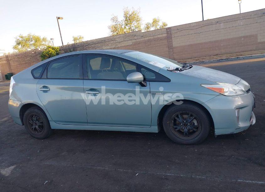 Photo 13 of 2013 Toyota Prius TWO (VIN JTDKN3DU9D5603398)