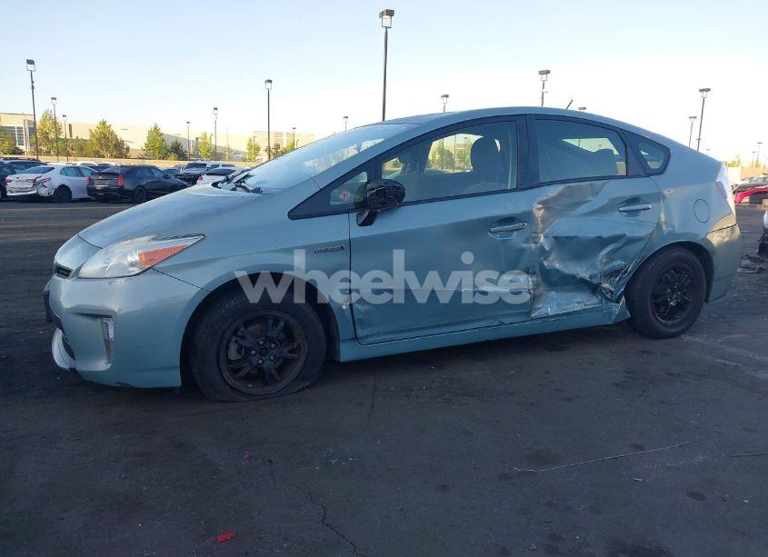 Photo 6 of 2013 Toyota Prius TWO (VIN JTDKN3DU9D5603398)