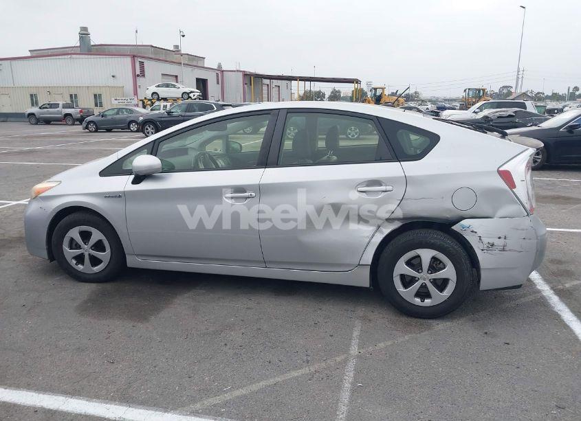 Photo 14 of 2013 Toyota Prius FOUR (VIN JTDKN3DU9D5608150)