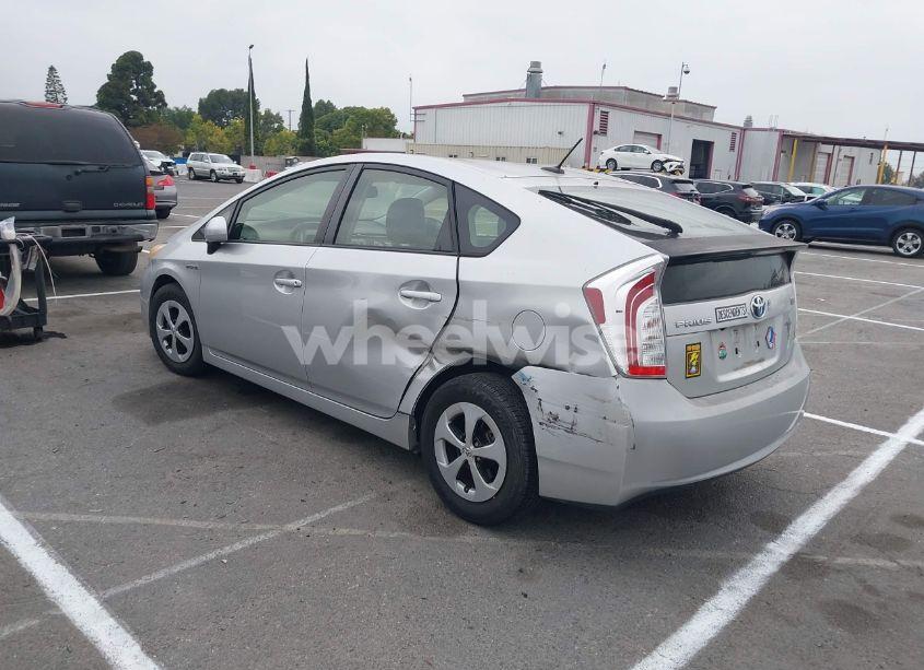 Photo 3 of 2013 Toyota Prius FOUR (VIN JTDKN3DU9D5608150)