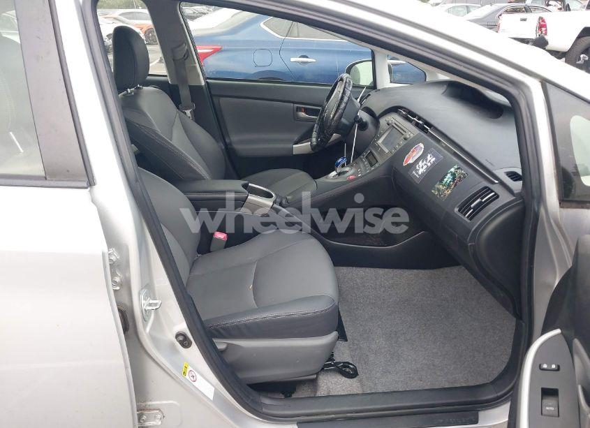 Photo 5 of 2013 Toyota Prius FOUR (VIN JTDKN3DU9D5608150)
