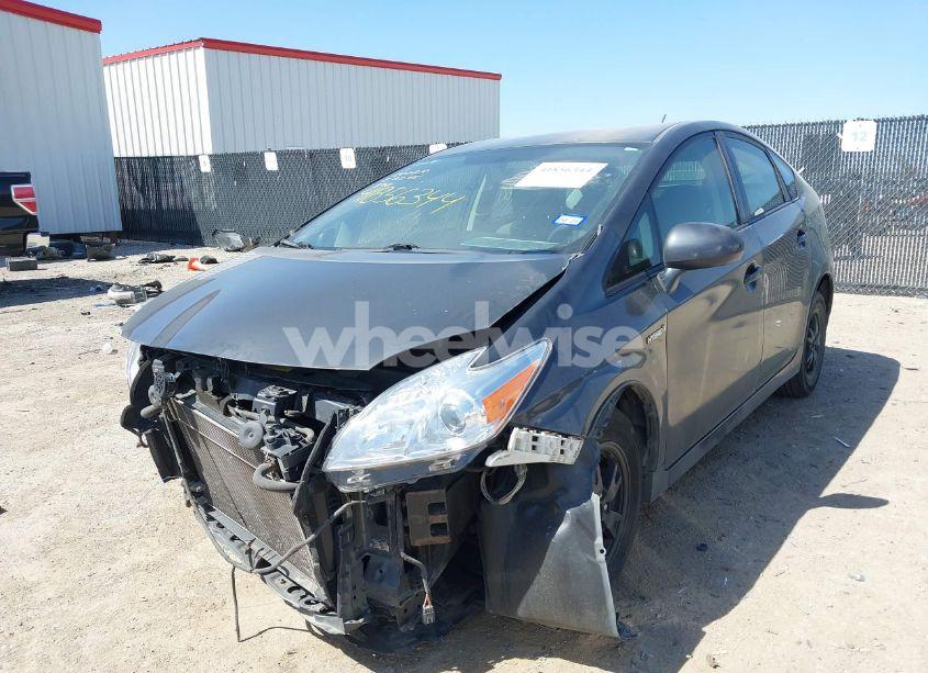 Photo 2 of 2014 Toyota Prius THREE (VIN JTDKN3DU9E0393562)