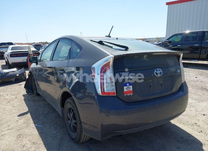 Photo 3 of 2014 Toyota Prius THREE (VIN JTDKN3DU9E0393562)