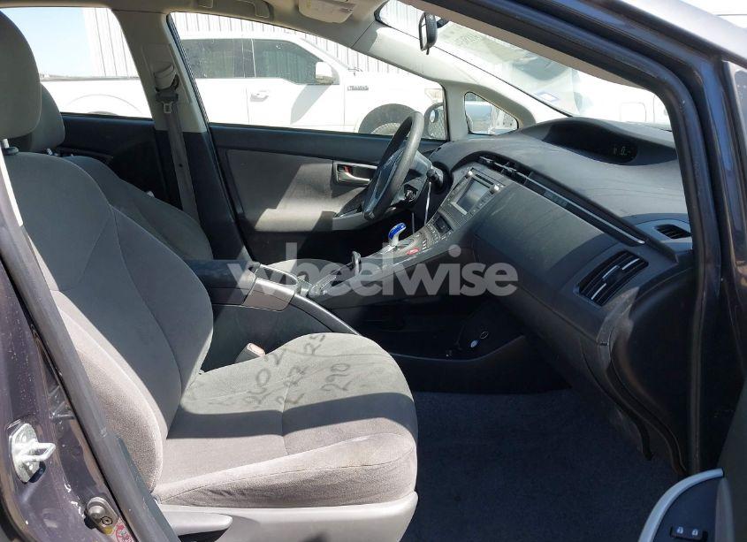 Photo 5 of 2014 Toyota Prius THREE (VIN JTDKN3DU9E0393562)