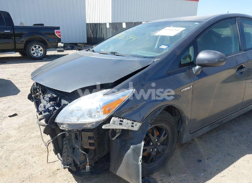 Photo 6 of 2014 Toyota Prius THREE (VIN JTDKN3DU9E0393562)