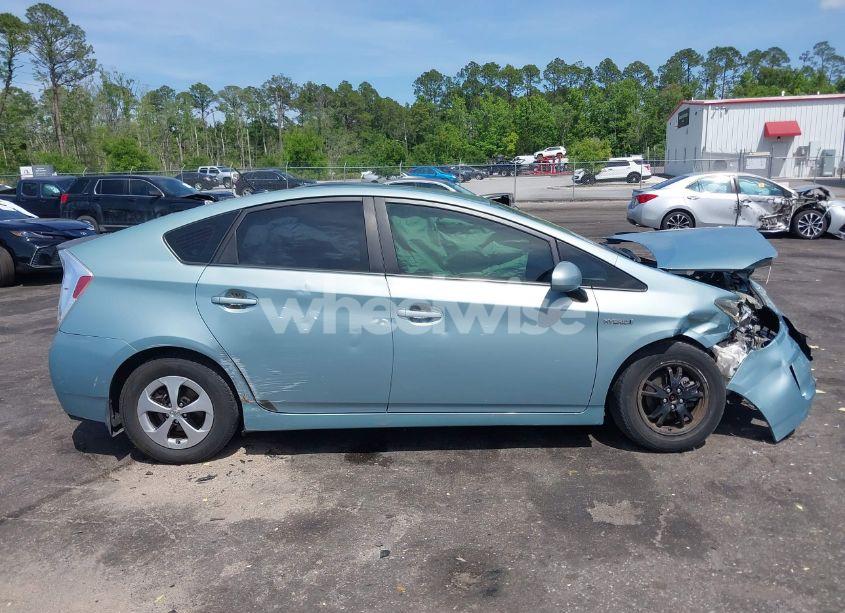 Photo 13 of 2014 Toyota Prius FOUR (VIN JTDKN3DU9E1800919)