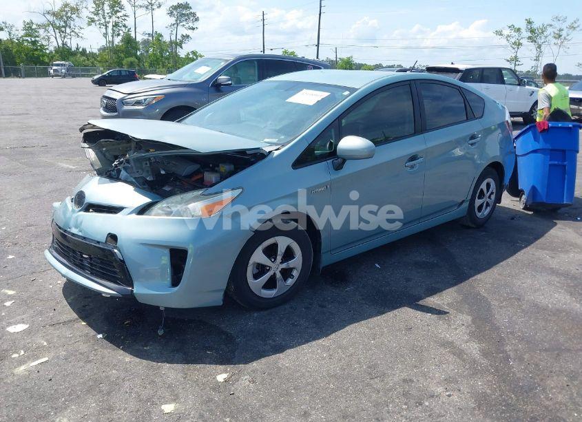 Photo 2 of 2014 Toyota Prius FOUR (VIN JTDKN3DU9E1800919)