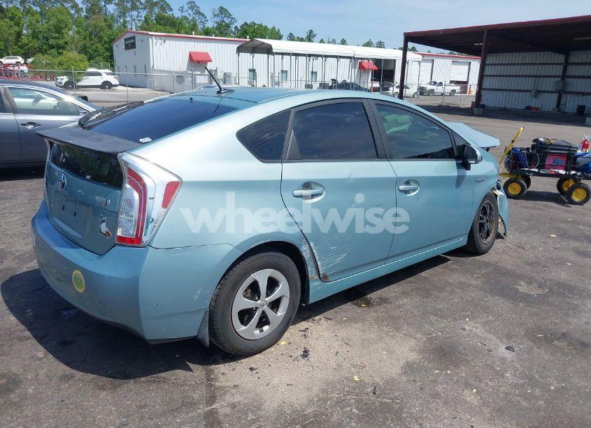 Photo 4 of 2014 Toyota Prius FOUR (VIN JTDKN3DU9E1800919)