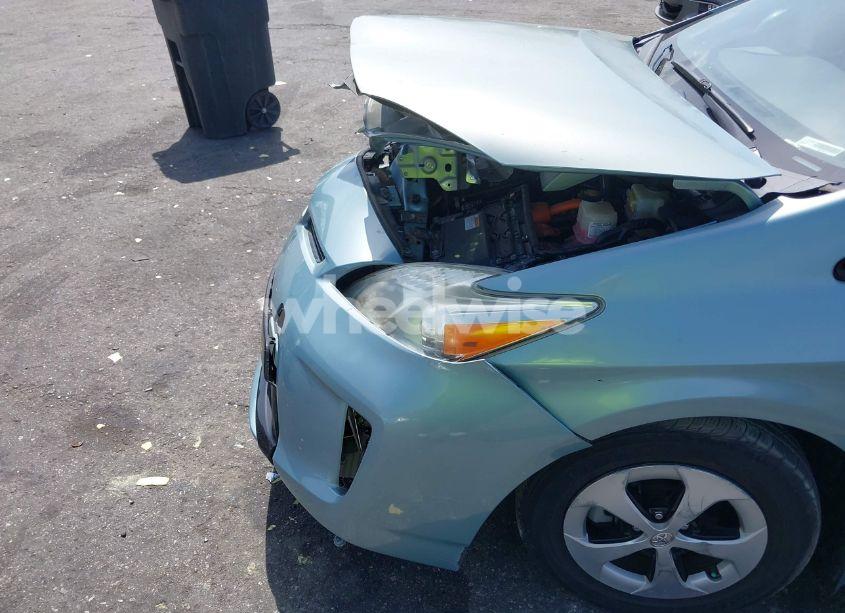 Photo 6 of 2014 Toyota Prius FOUR (VIN JTDKN3DU9E1800919)