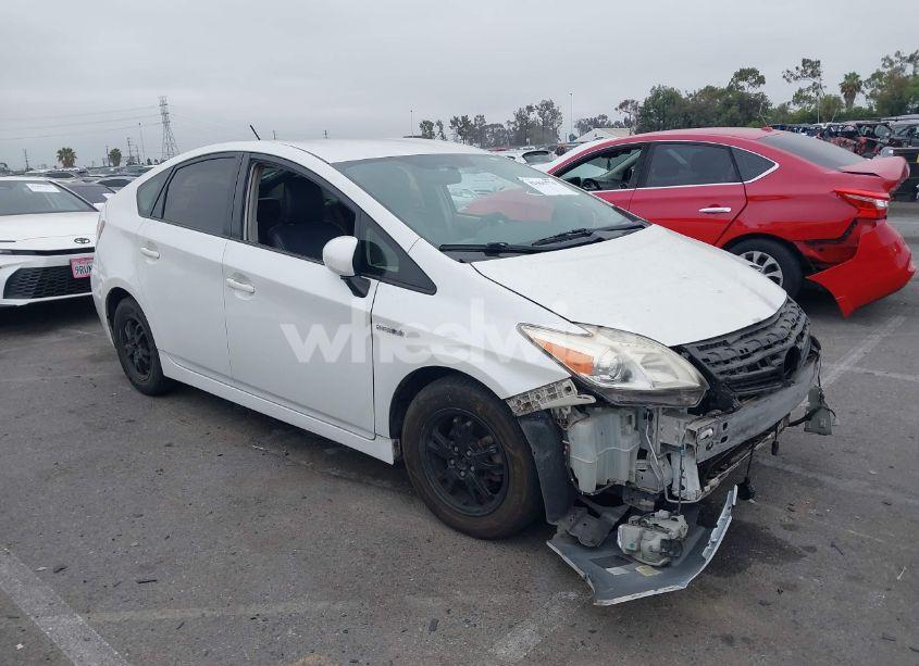 2014 Toyota Prius TWO (VIN JTDKN3DU9E1820667) main photo