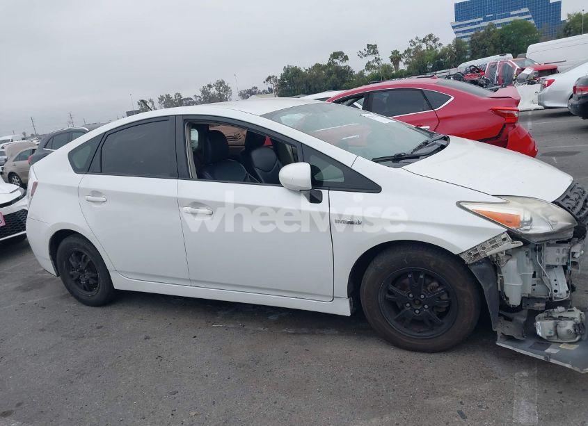 Photo 14 of 2014 Toyota Prius TWO (VIN JTDKN3DU9E1820667)