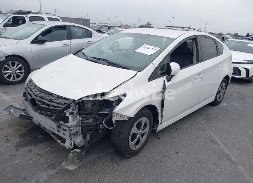 Photo 2 of 2014 Toyota Prius TWO (VIN JTDKN3DU9E1820667)