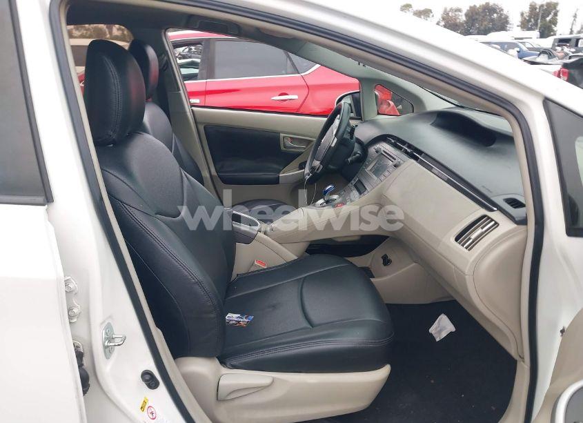 Photo 5 of 2014 Toyota Prius TWO (VIN JTDKN3DU9E1820667)