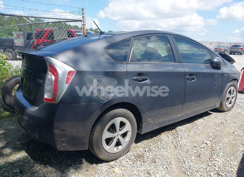 Photo 4 of 2015 Toyota Prius TWO (VIN JTDKN3DU9F0419191)